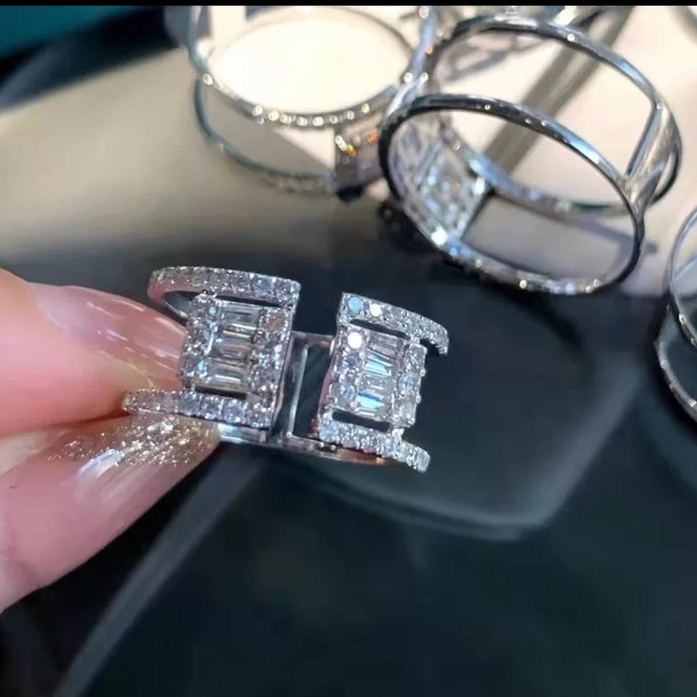 Unique Ring